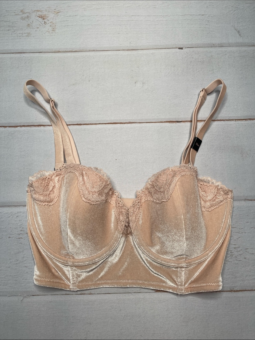 Victoria’s Secret 32 DD Bra Dream Angels Lined Bandeau Velvet Lace Long Line Tan